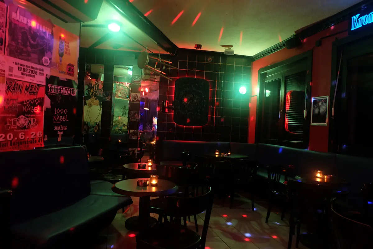 Die Lounge im Déjà Vu — deine, wenn du mietest